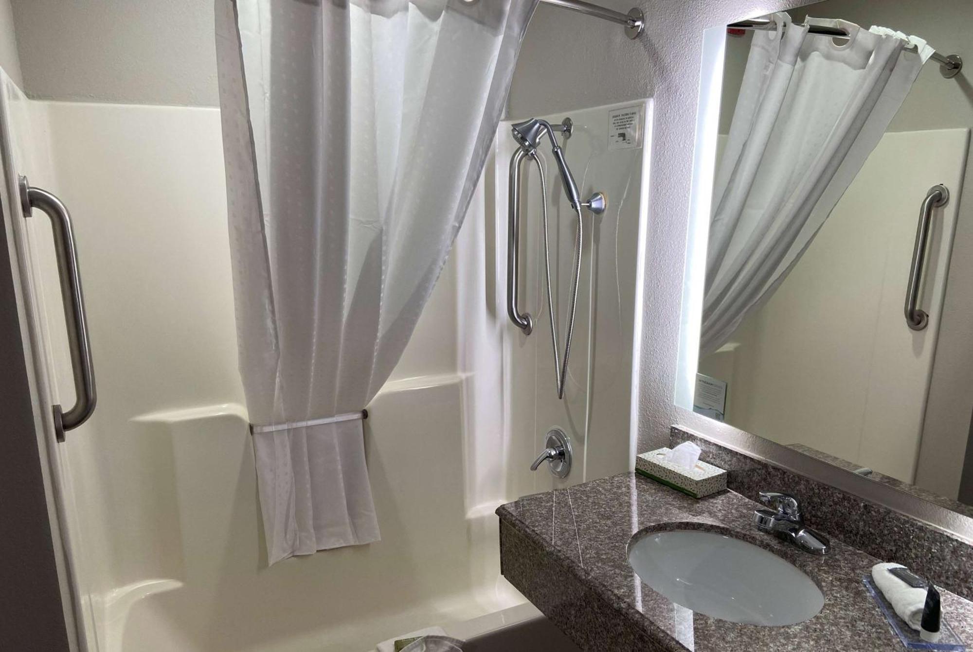 Days Inn&Suites by Wyndham Tahlequah Bagian luar foto