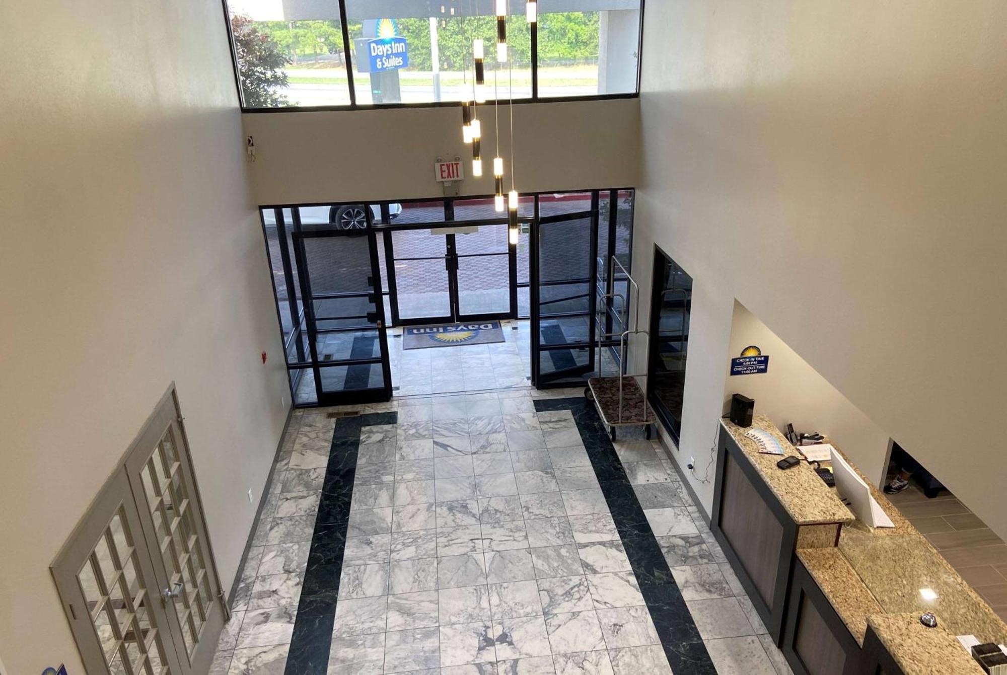 Days Inn&Suites by Wyndham Tahlequah Bagian luar foto
